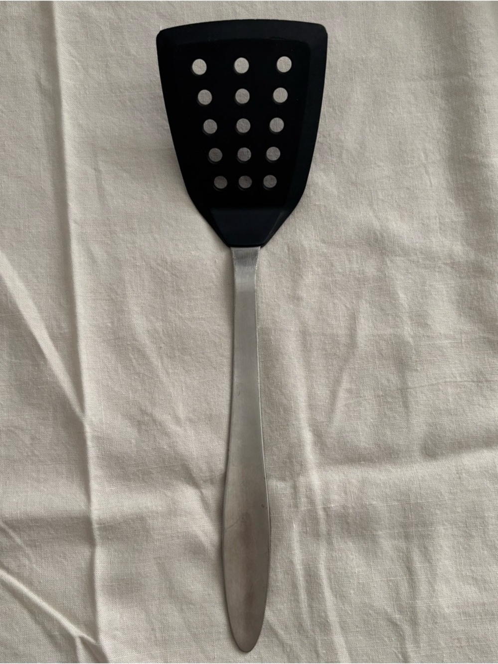 Oneida Black Slotted Spatula with Stainless Steel Handle
